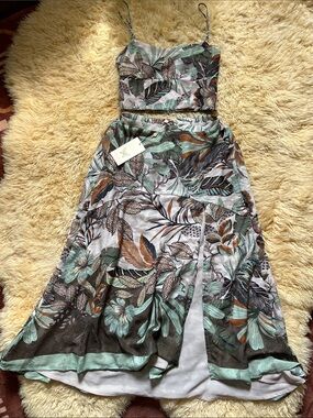 NWT Super Natural Sandra Skirt Set - Tropical Paradise - Skirt and Crop